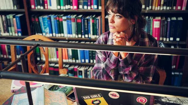 Emma Mackey als Maeve Wiley