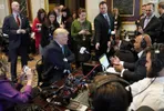 Trump tegenover de pers in 2017