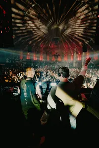 Armin van Buuren en Benwal in de Gashouder op Amsterdam Dance Event 2026