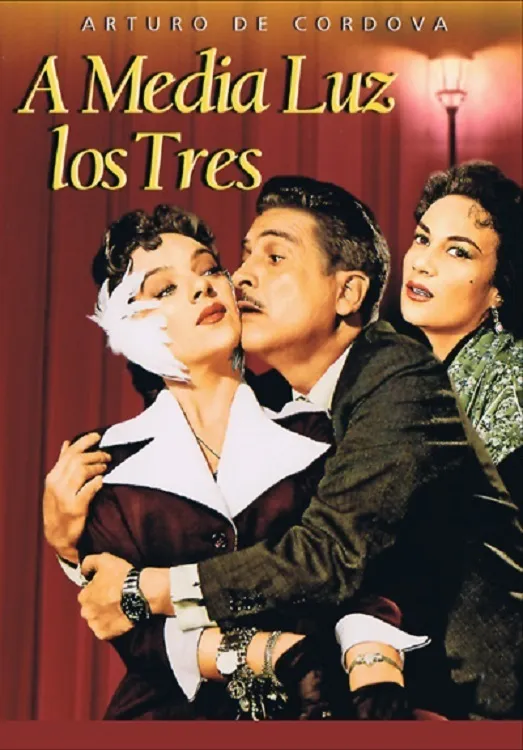 A media luz los tres poster