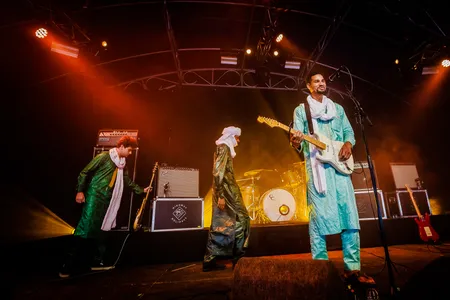 Mdou Moctar live in de Lima op Lowlands