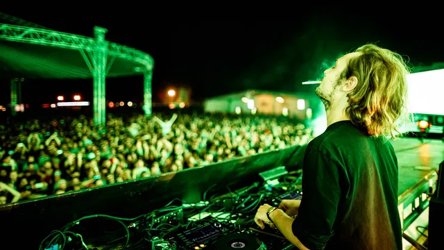 Motor City Drum Ensemble op Dekmantel 2016