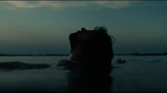 Still uit de documentaire 'Short Dick Man'