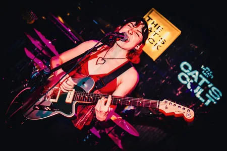 Platonic Smile bij Cat's Cult