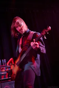 De bassist van Zergüzest