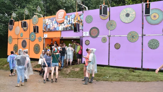 Wachten in de regen voor Porto Parties!