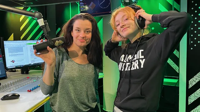 Froukje als co-host van 3voor12 Radio met Eva Koreman