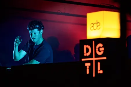 Mano Le Tough op DGTL in de Scheepsbouwloods tijdens ADE21