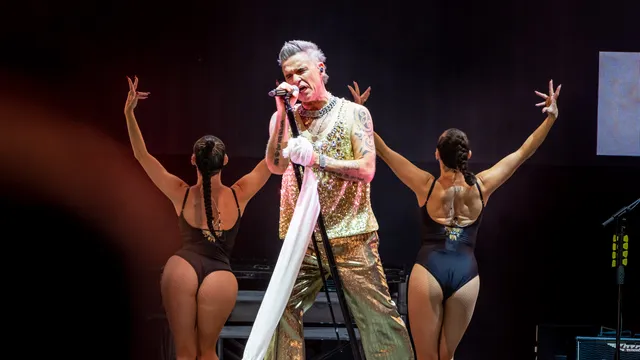 Robbie Williams op de Mainstage van Pinkpop 2023