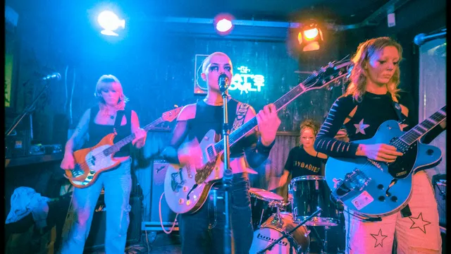 Crybabies bij The Cat's Cult