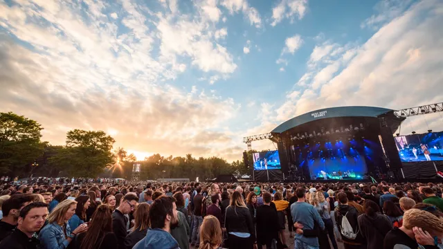 Metronomy live op Best Kept Secret 2017 Stage One
