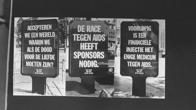 Aanplakbiljetten voor de inzamelingsactie Aids Fonds onder het motto "no pay, no cure" (1989)