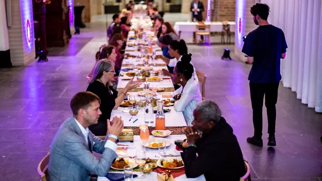 Keti Koti Tafel tijdens Musea Bekennen Kleur