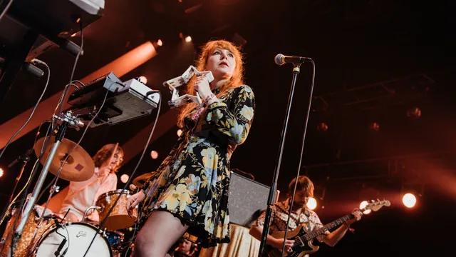 Altin Gun live op Noorderslag 2020