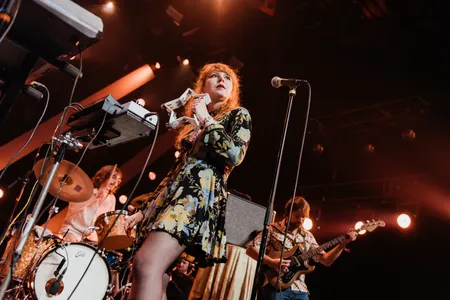 Altin Gun live op Noorderslag 2020