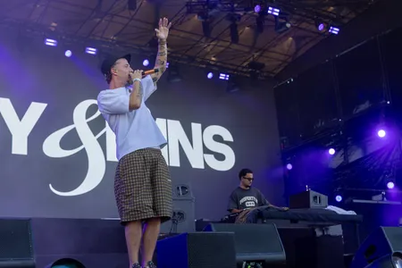 Siggy & D1ns in het voorprogramma van The Opposites