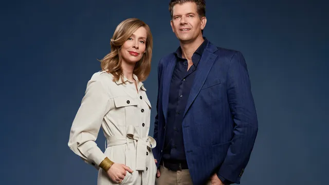 Bureau Buitenland tv-presentatoren Sophie Derkzen en Bram Vermeulen