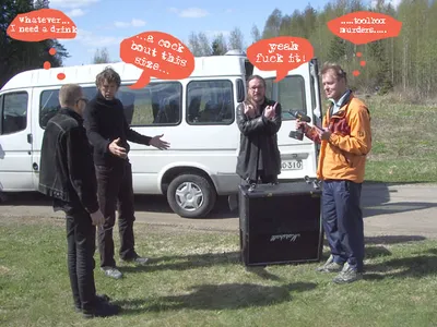 Beetje ouwehoeren bij de bus hoort erbij