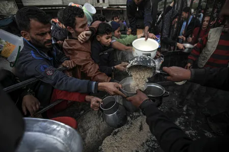 Zaanoun documenteert de hongersnood in Gaza.