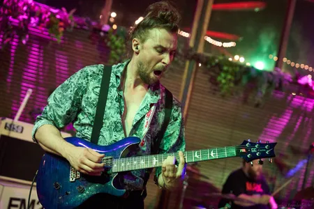 Dan and the Middle Men