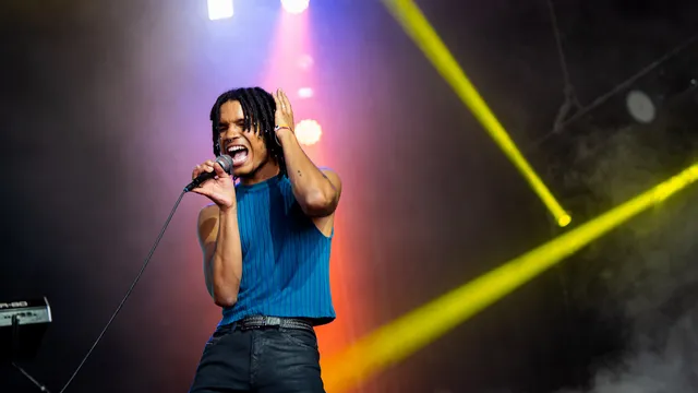 Q in de India op Lowlands 2022