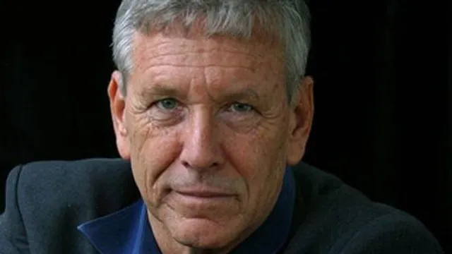 Amos Oz