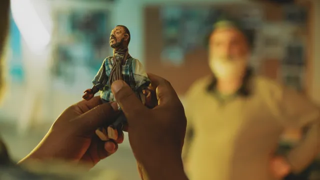 Still van poppetje documentaire 'The Mother of All Lies'.