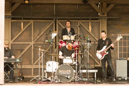 Miller & The Tone Machine