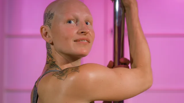 Suzan aan haar paaldans-paal