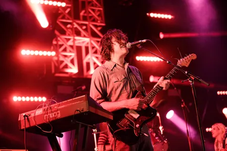 Frankie and the Witch Fingers