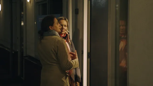 Vrijwilligers aan de deur in gesprek