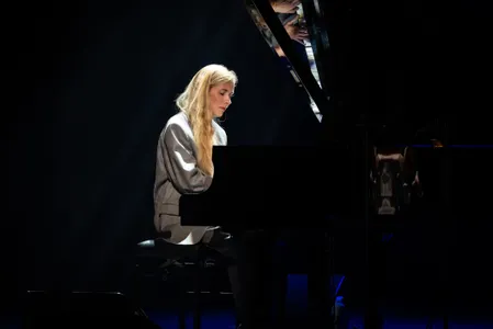 Annelie en Mirjam Debets Popmonument
