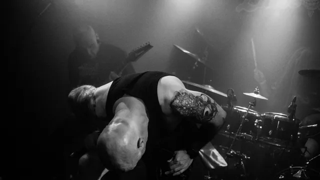 Coffin Feeder in Litte Devil Tilburg