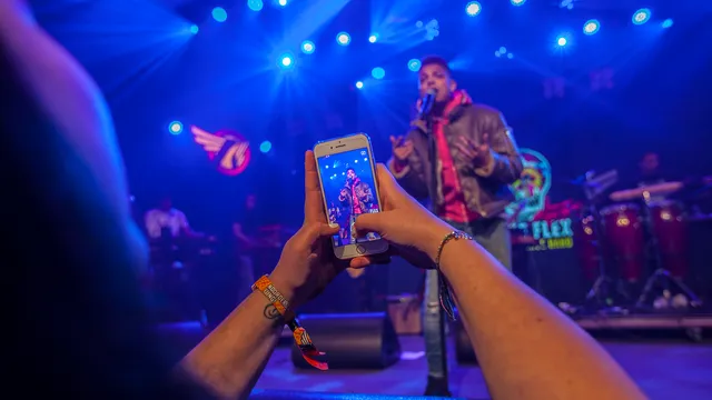 Ronnie Flex & Deuxperience Band