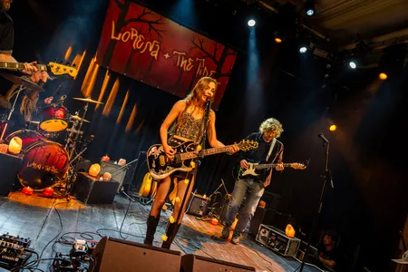 Lorena And The Tide