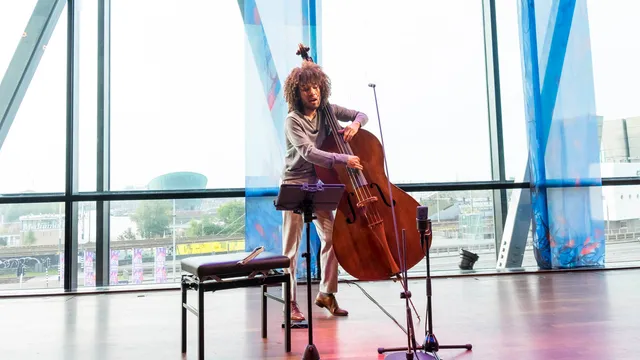 Contrabassist James Oesi