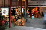 Bar in de voormalige fabriek Can Batlló in Barcelona (2014)