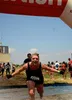 Simone van Saarloos deed mee met de Rugged Maniac race.