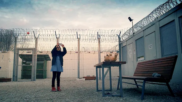 idfa special: midnight traveler