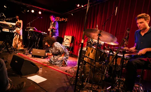 Meral Polat in Paradox