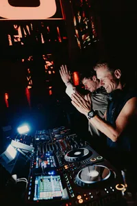 Armin van Buuren en Benwal in de Gashouder op Amsterdam Dance Event 2026