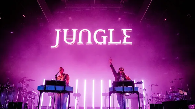 Jungle live in de Bravo op Lowlands 2022