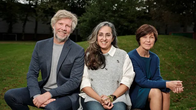Vlnr: Arjan Lock (directeur EO), Zakia Guernina (directeur VPRO), Willemien van Aalst (directeur HUMAN). © Rogier Veldman