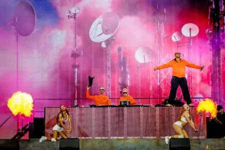 Major Lazer in de Alpha tijdens Lowlands 2026